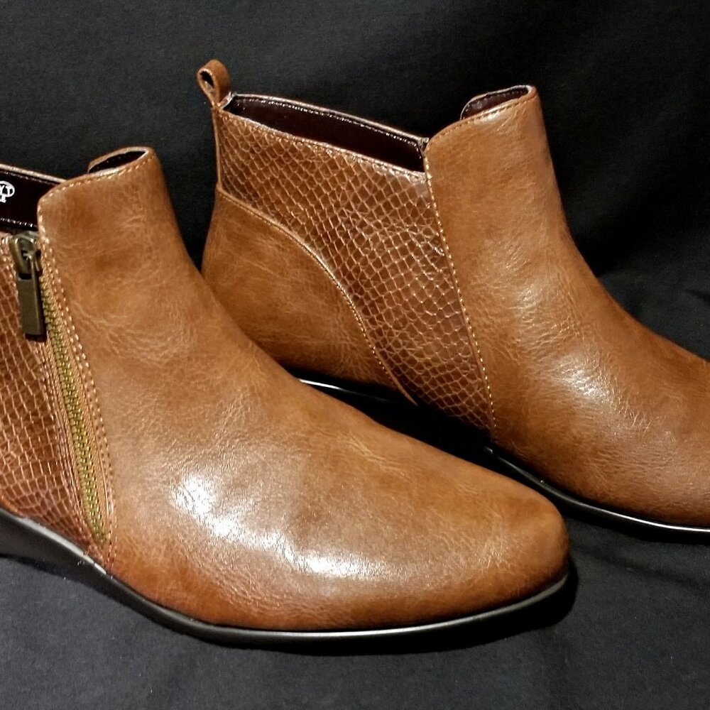 Aerosoles Brown Zippered Bootie  "All The Way" Size 10 with Wedge Heel